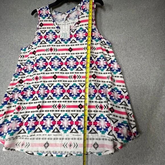 LuLaRoe 2XL Sleeveless Tunic TankTop Pink Blue Geometric Southwestern V-Neck NWT - Picture 4 of 7